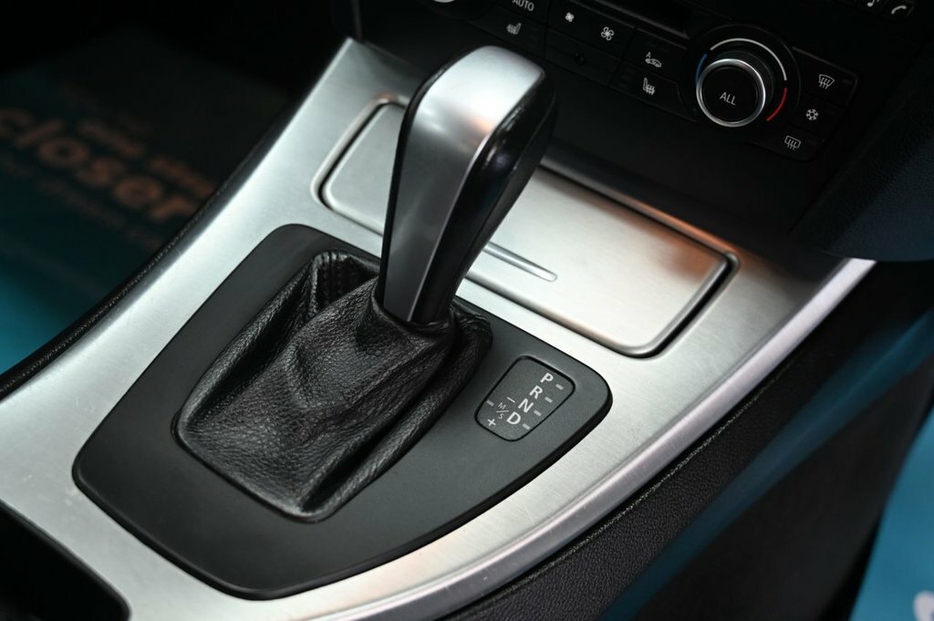 BMW 3 Series 2L M Sport White #4