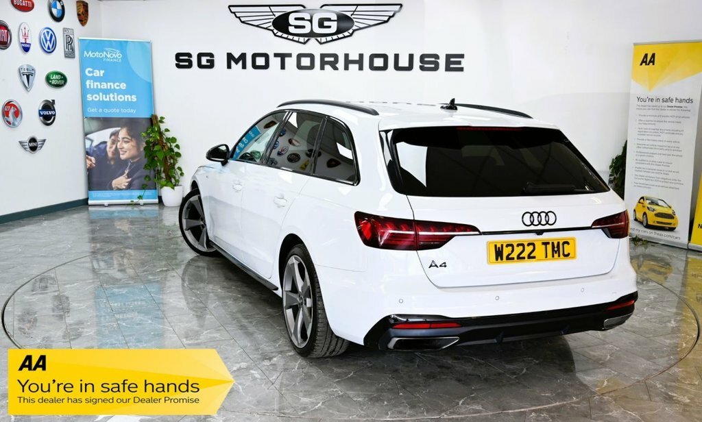 Audi A4 Avant 2L Black Edition White