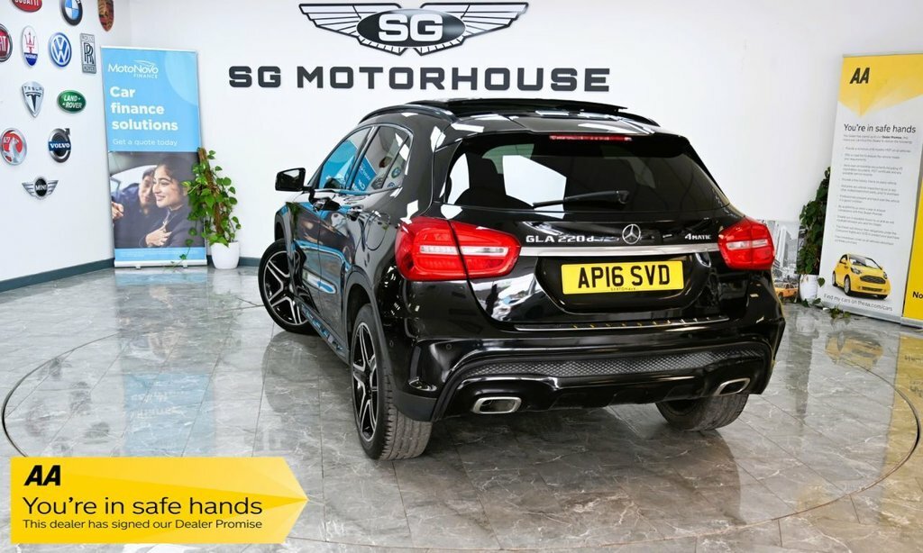 Mercedes-Benz GLA Class 2L Amg Line Black #2