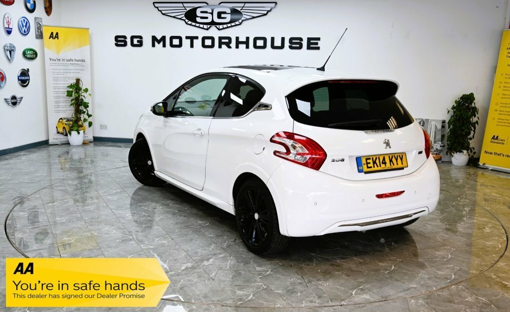 Peugeot 208 1.6L Thp Xy White #2