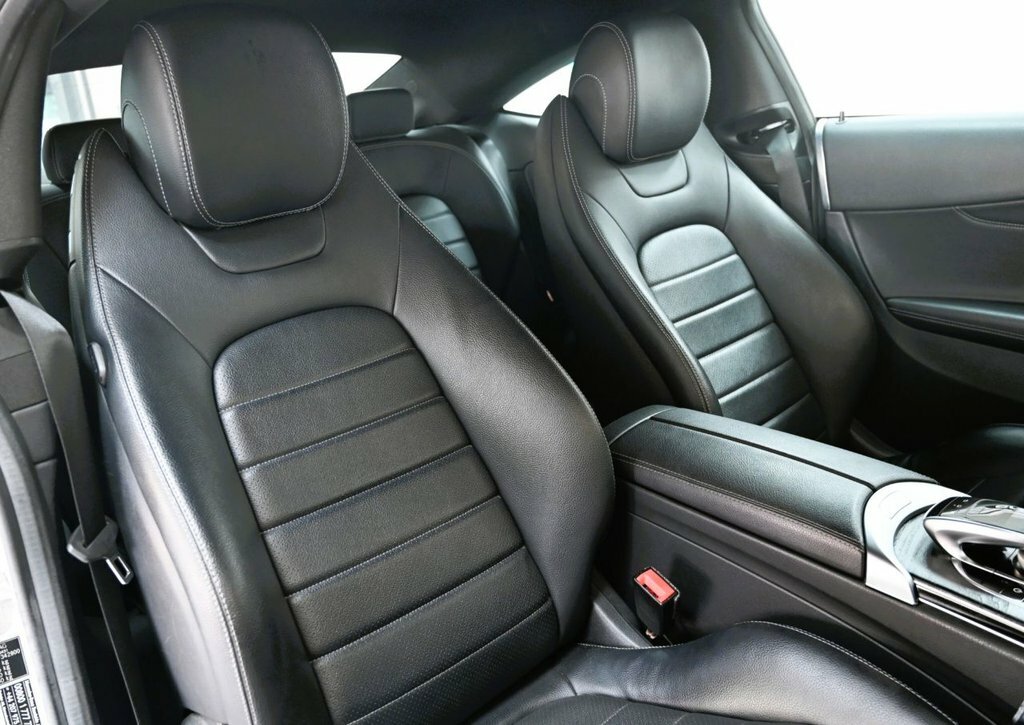 Mercedes-Benz C Class 2L Amg Line White #3