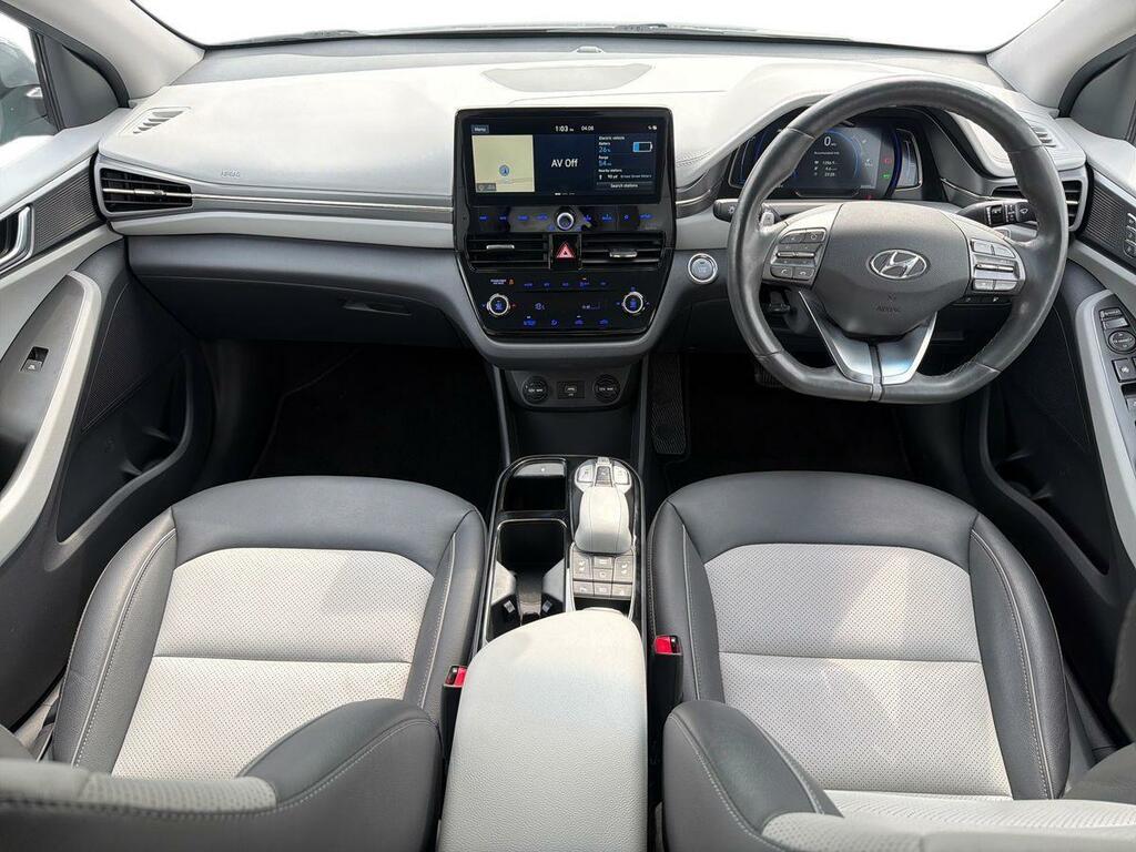 Hyundai Ioniq Premium Black #11