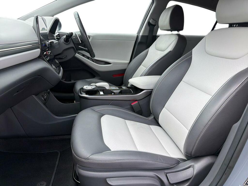 Hyundai Ioniq Premium Black #16