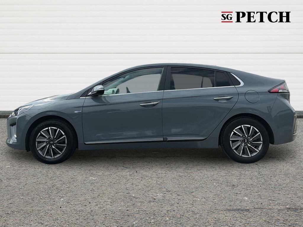 Hyundai Ioniq Premium Black #6
