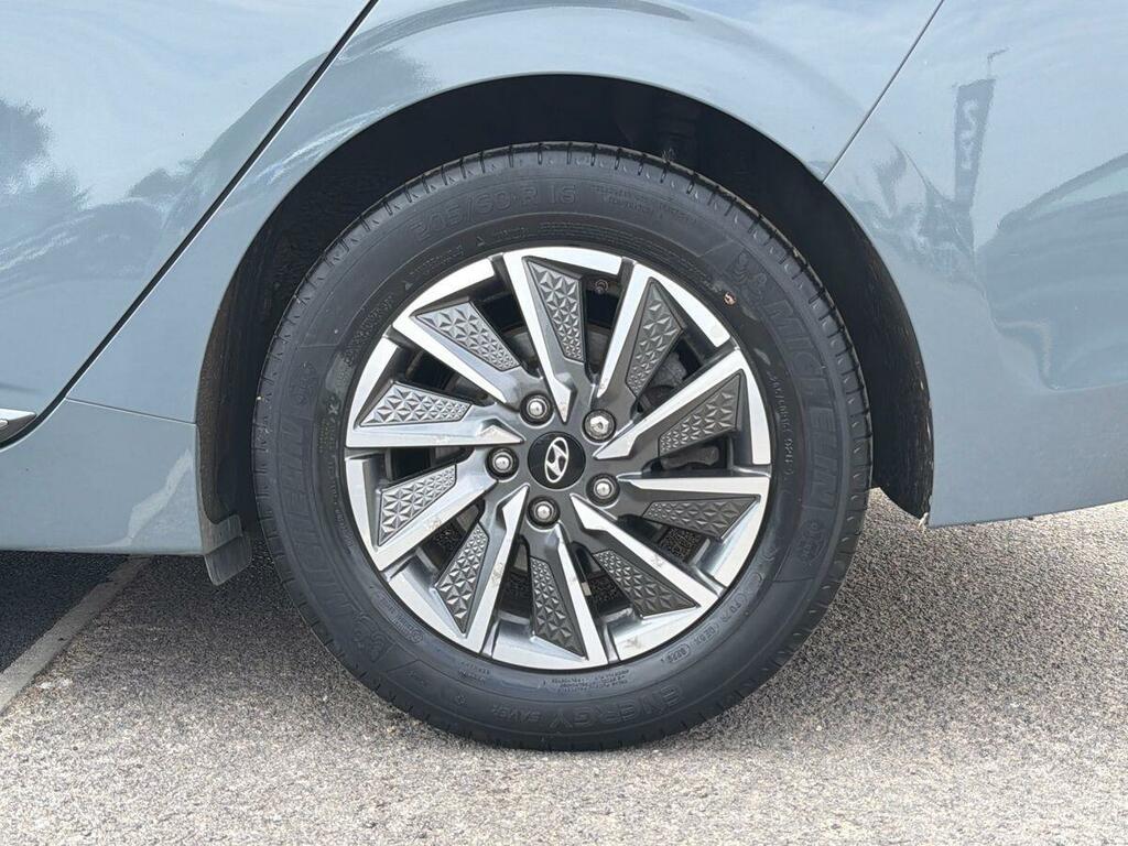 Hyundai Ioniq Premium Black #9
