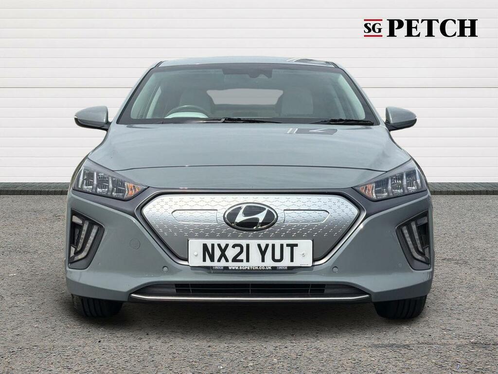 Hyundai Ioniq Premium Black #8