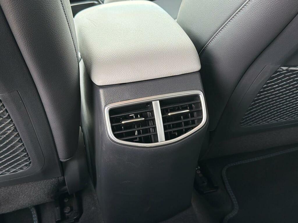 Hyundai Ioniq Premium Black #27