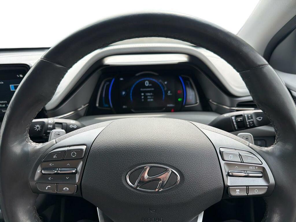 Hyundai Ioniq Premium Black #13