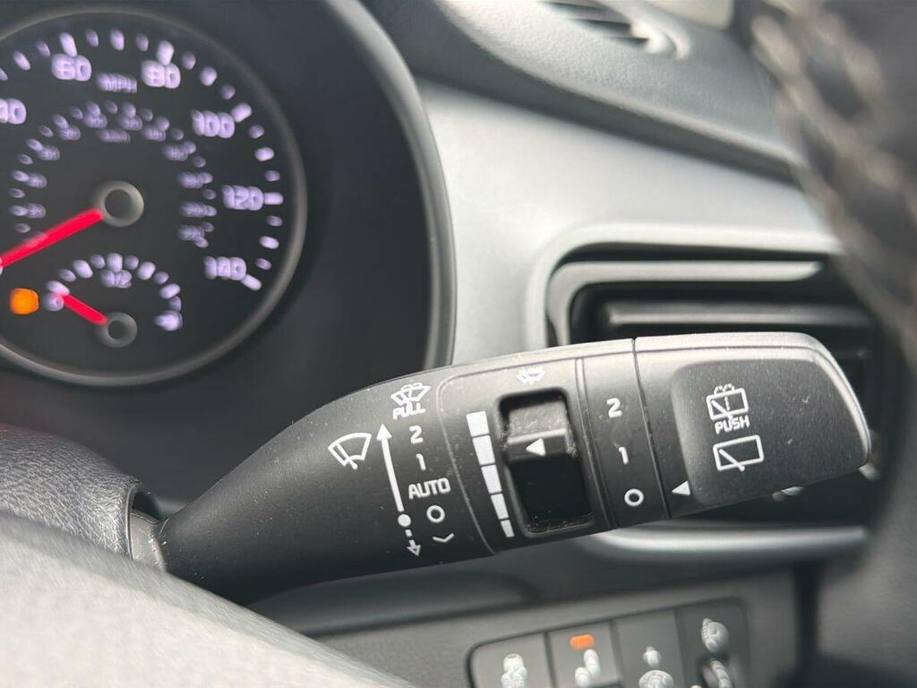 Kia Stonic 1.0 T-gdi Maxx Suv 118Bhp White #33