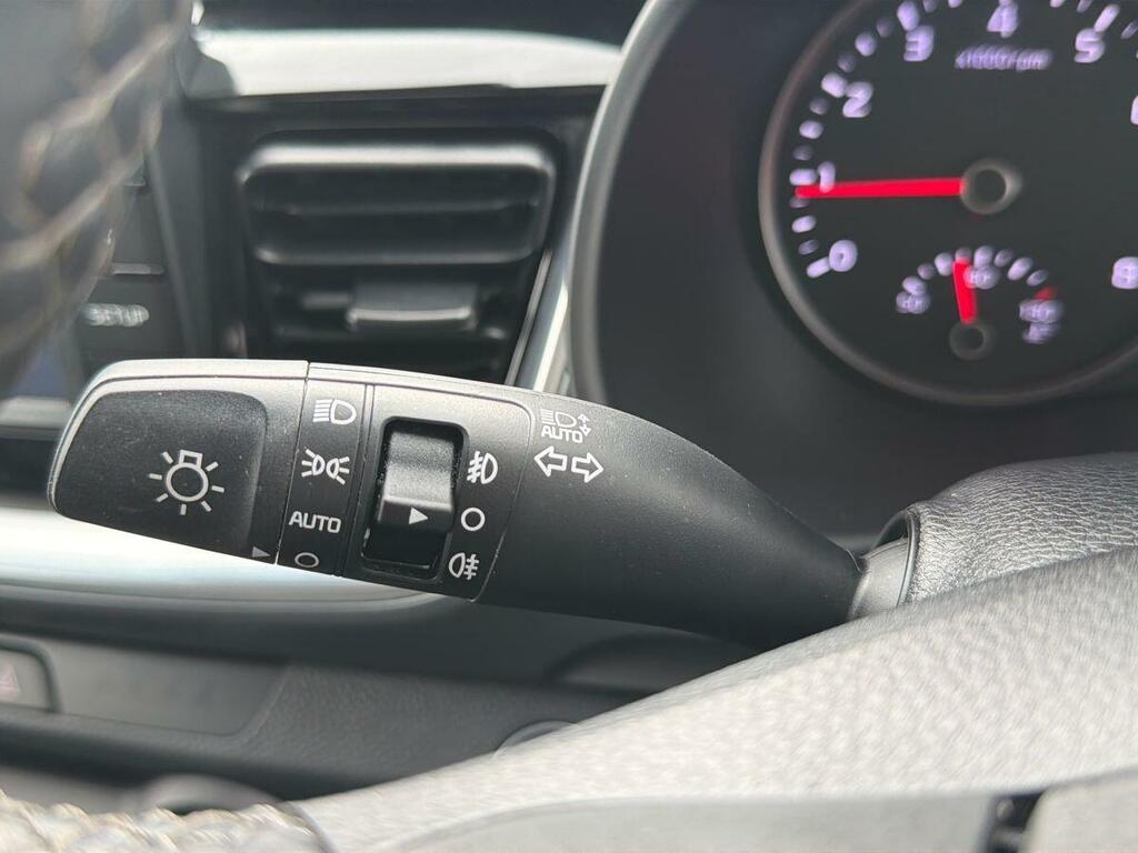 Kia Stonic 1.0 T-gdi Maxx Suv 118Bhp White #32