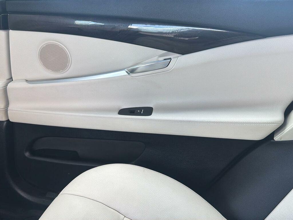 BMW 5 Series Gran Turismo 530D M Sport Step White #28