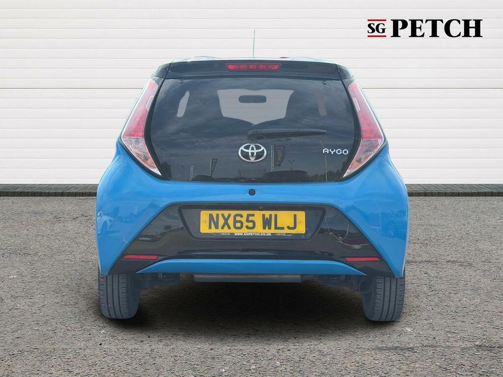 Toyota Aygo 1.0 Vvt-i X-play Red #4
