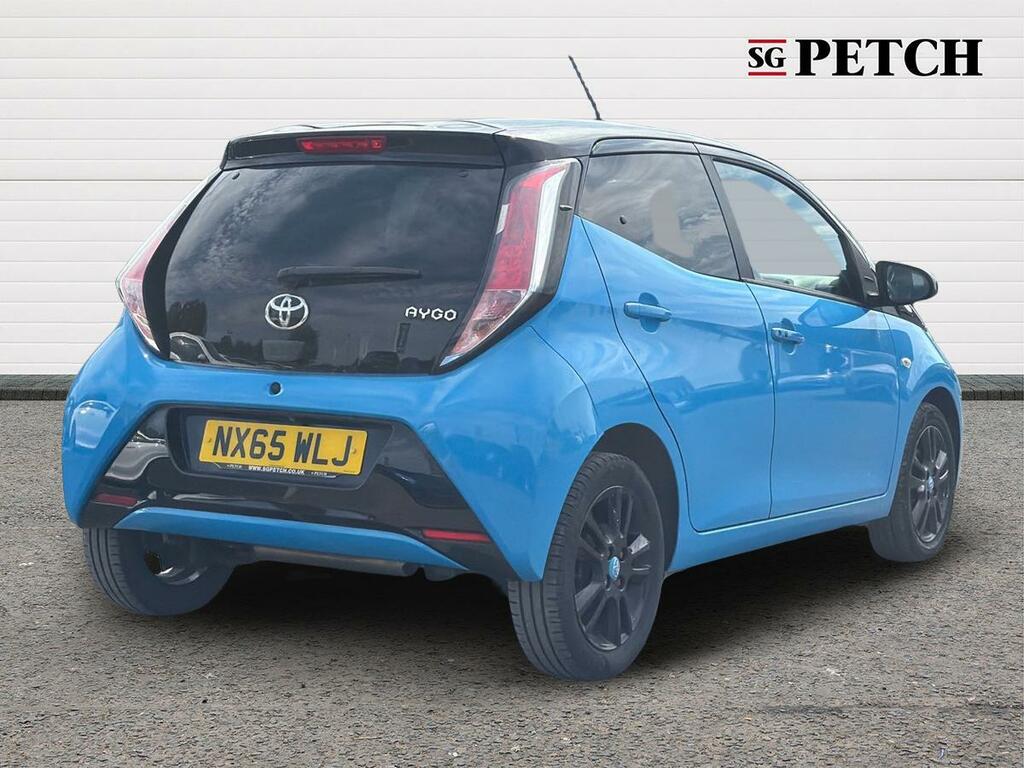 Toyota Aygo 1.0 Vvt-i X-play Red #3
