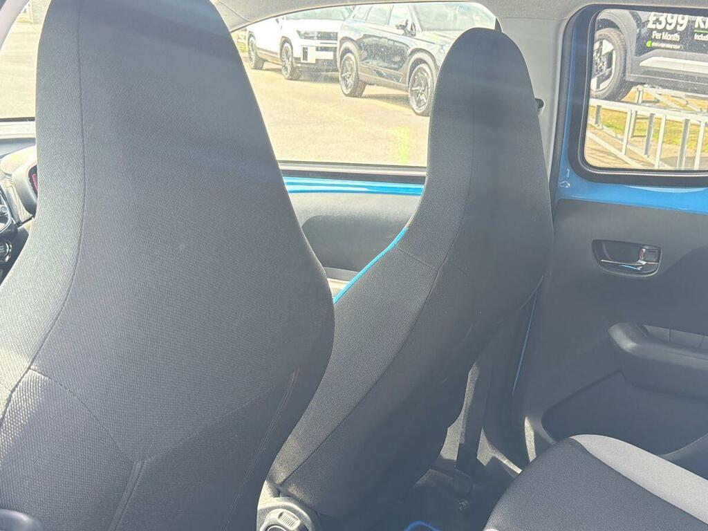 Toyota Aygo 1.0 Vvt-i X-play Red #22