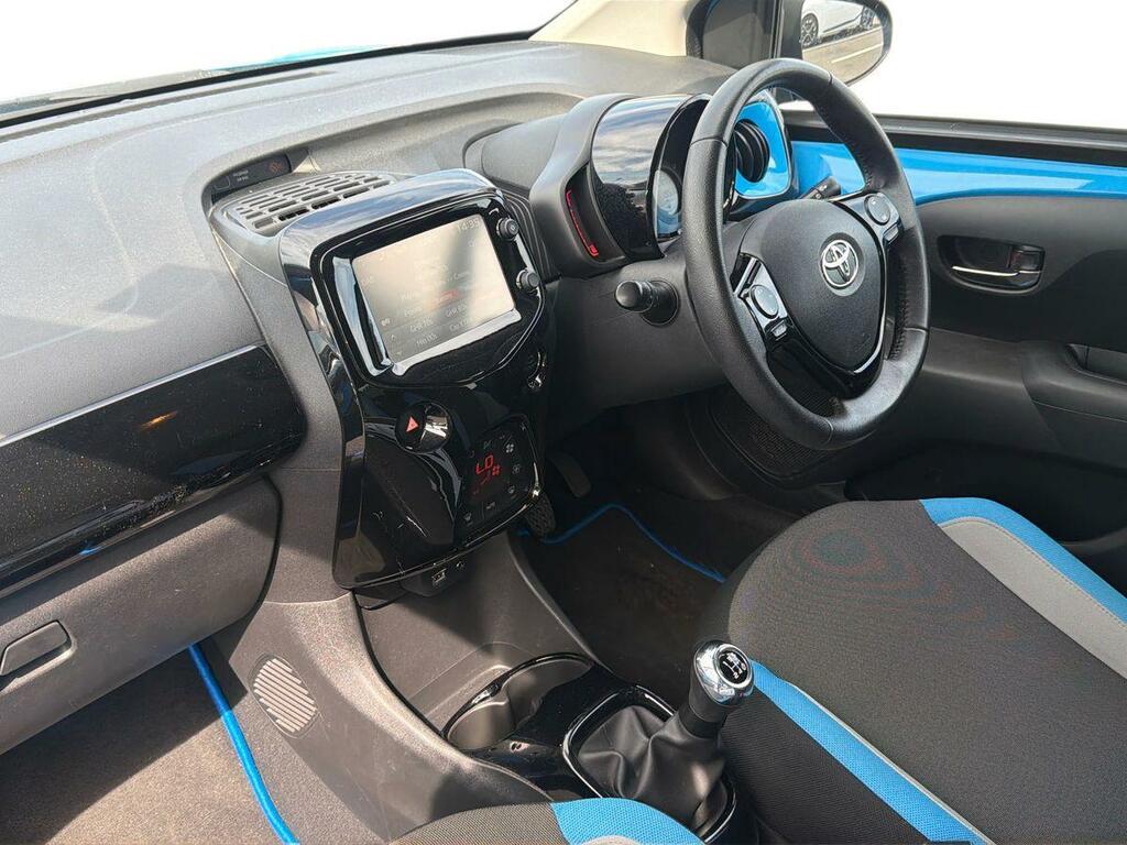 Toyota Aygo 1.0 Vvt-i X-play Red #15