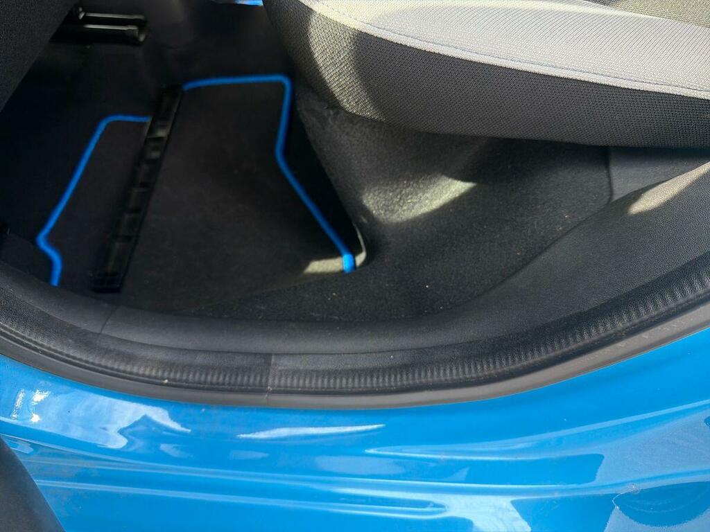 Toyota Aygo 1.0 Vvt-i X-play Red #25