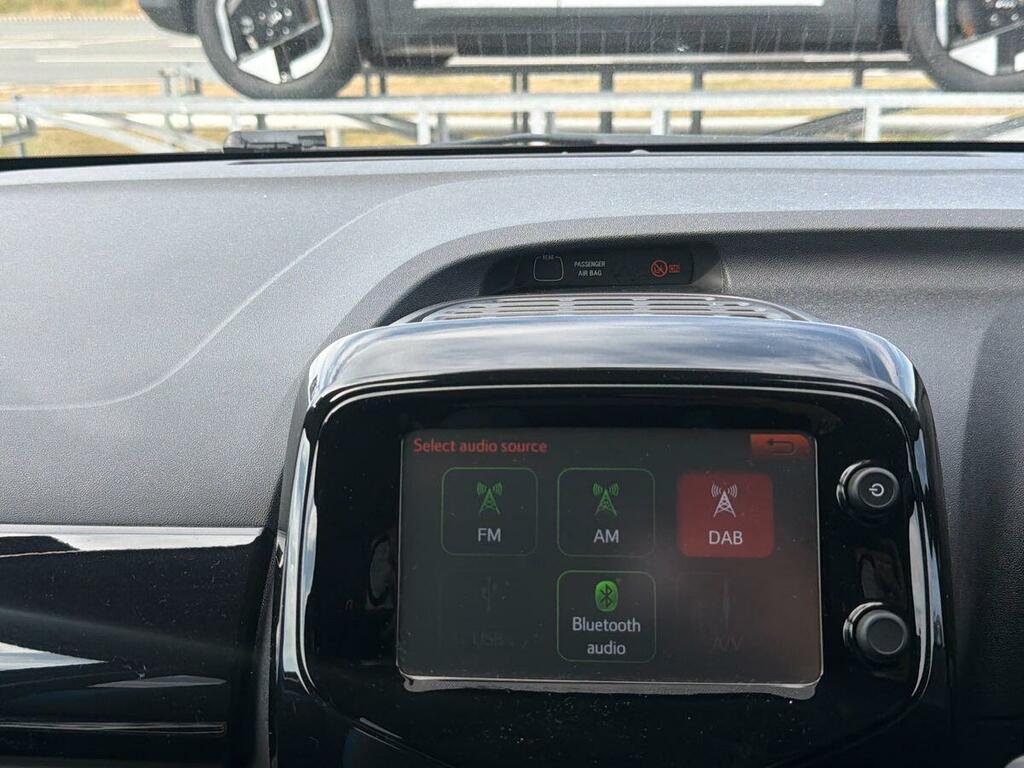 Toyota Aygo 1.0 Vvt-i X-play Red #19