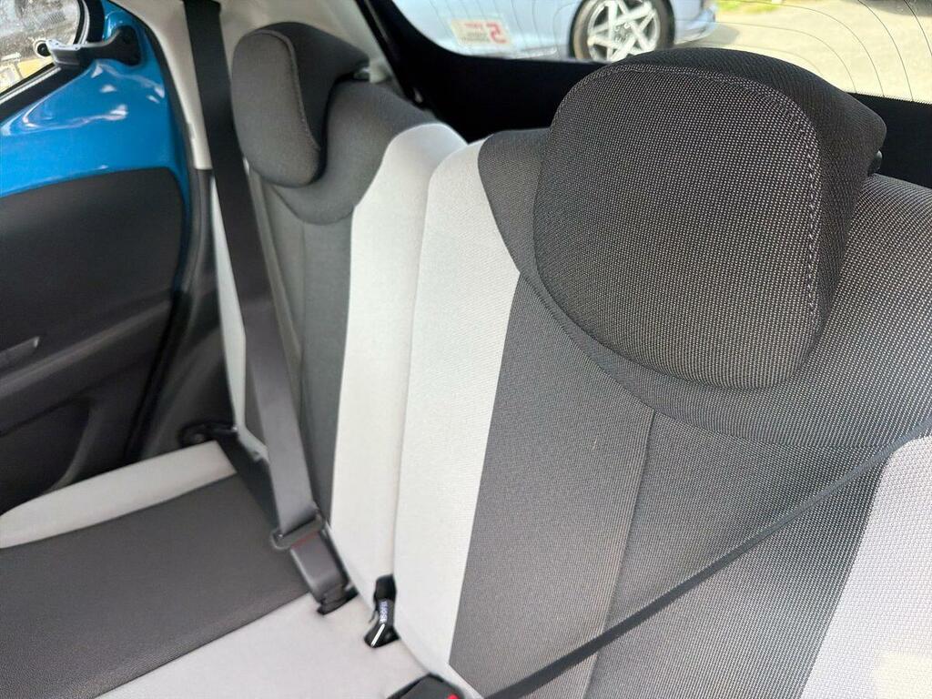 Toyota Aygo 1.0 Vvt-i X-play Red #23