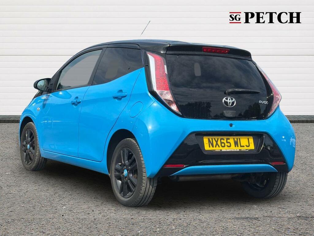 Toyota Aygo 1.0 Vvt-i X-play Red #5