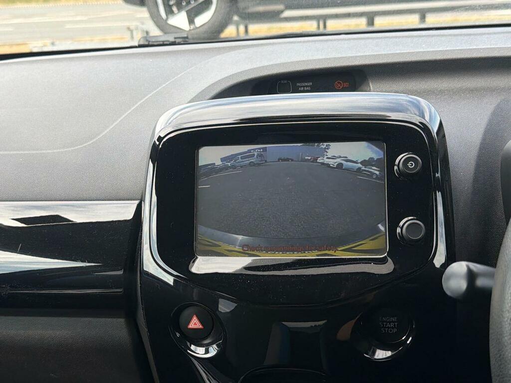 Toyota Aygo 1.0 Vvt-i X-play Red #20