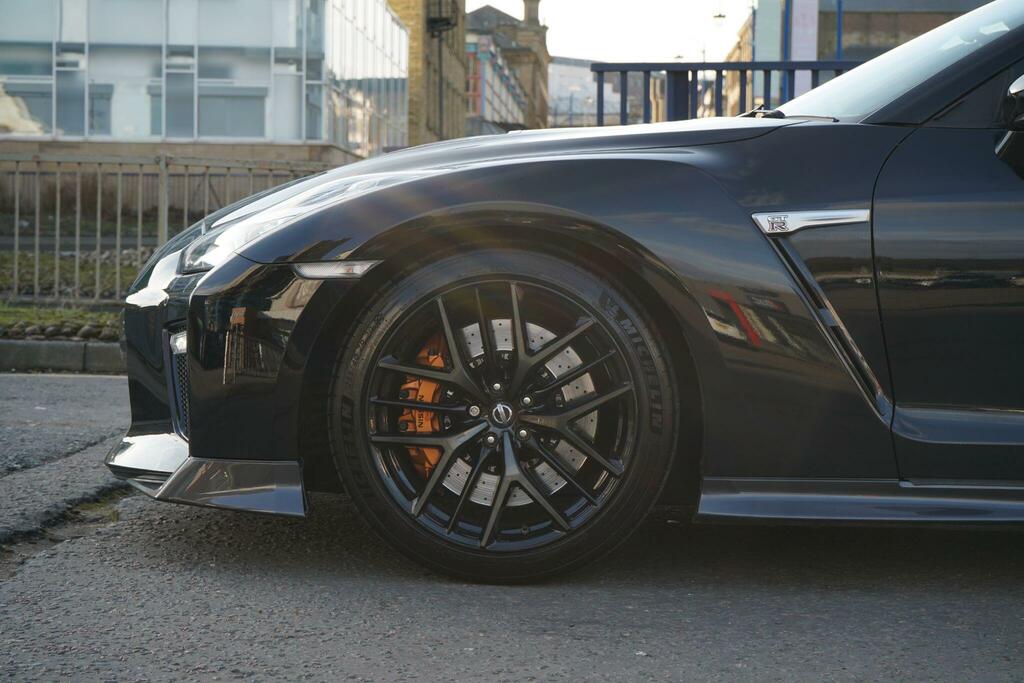 Nissan GT-R Pure Gold #7