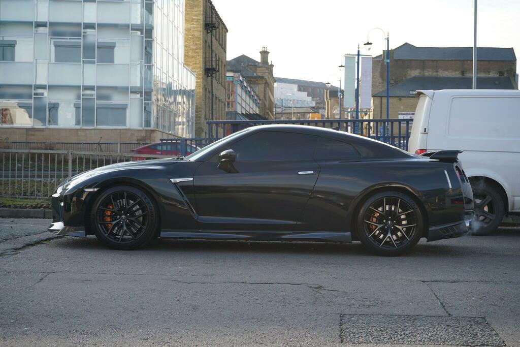 Nissan GT-R Pure Gold #9