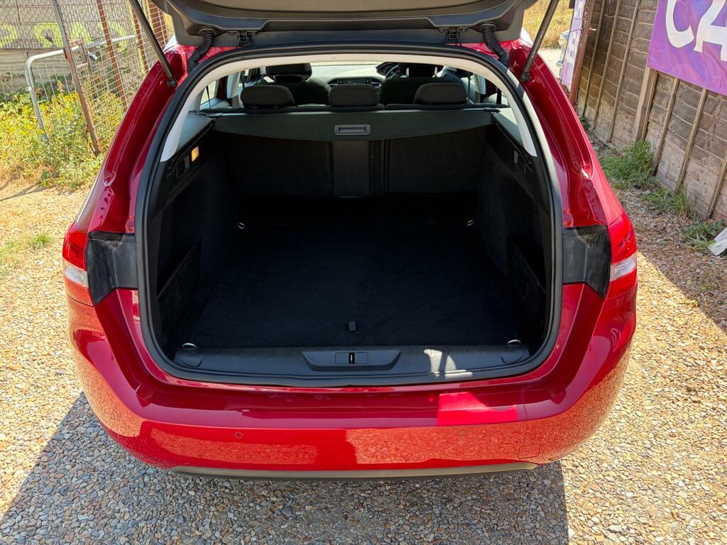 Peugeot 308 SW Allure Red #6