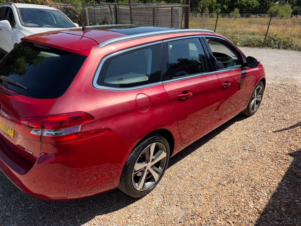 Peugeot 308 SW Allure Red #5