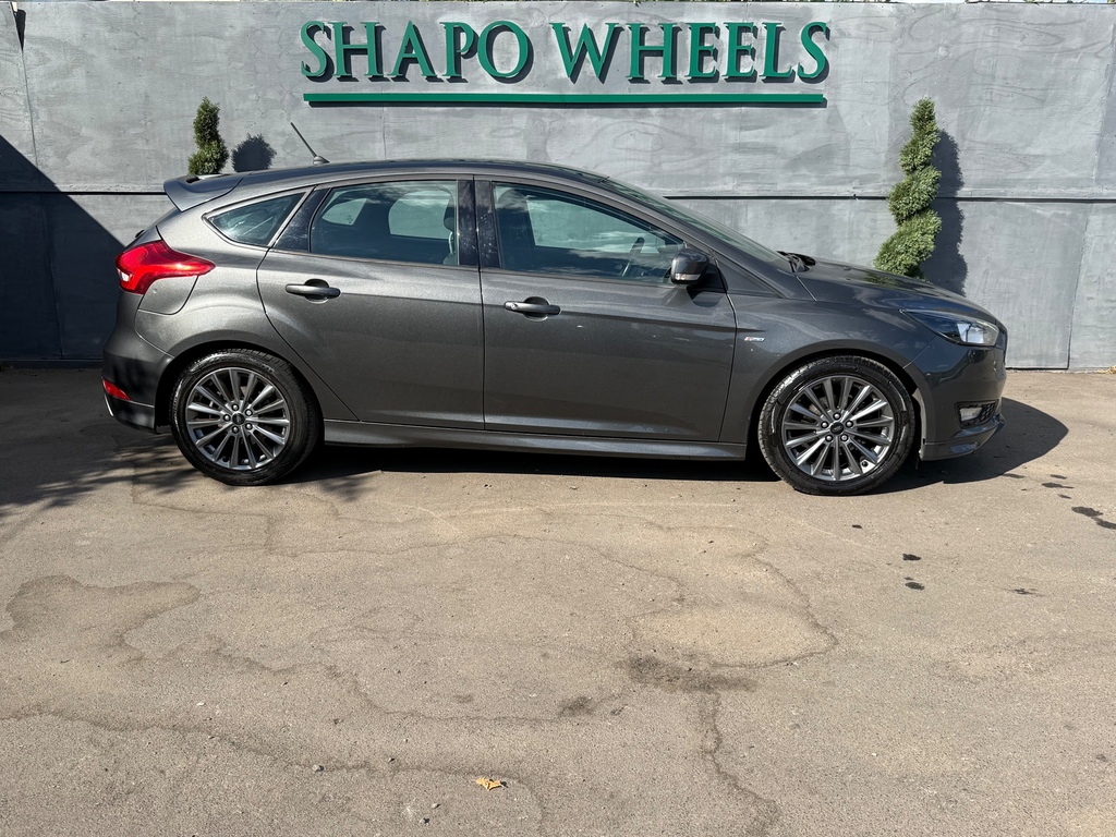 Ford Focus 1.0T Ecoboost St-line Hatchback Grey #6
