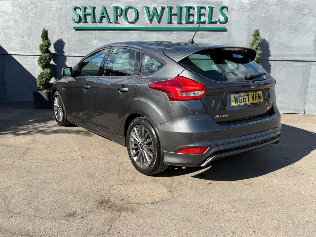 Ford Focus 1.0T Ecoboost St-line Hatchback Grey #2