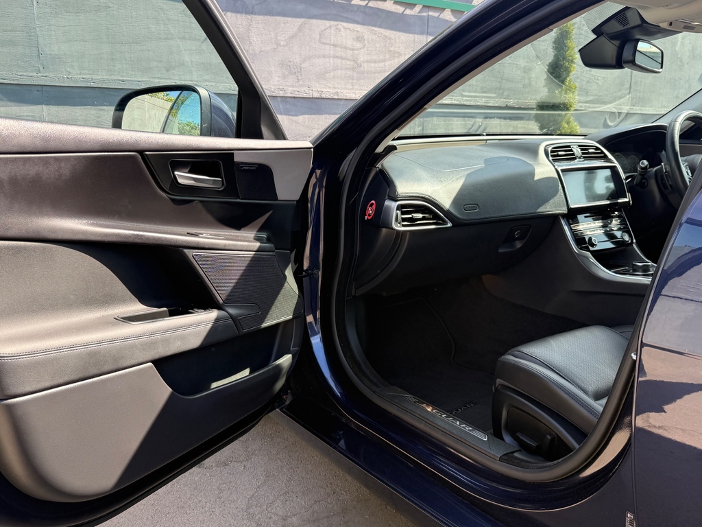 Jaguar XE 2.0I R-sport Awd Euro 6 Ss Grey #18