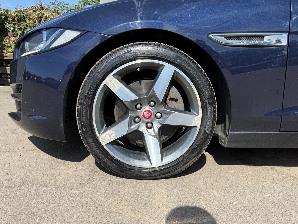 Jaguar XE 2.0I R-sport Awd Euro 6 Ss Grey #39
