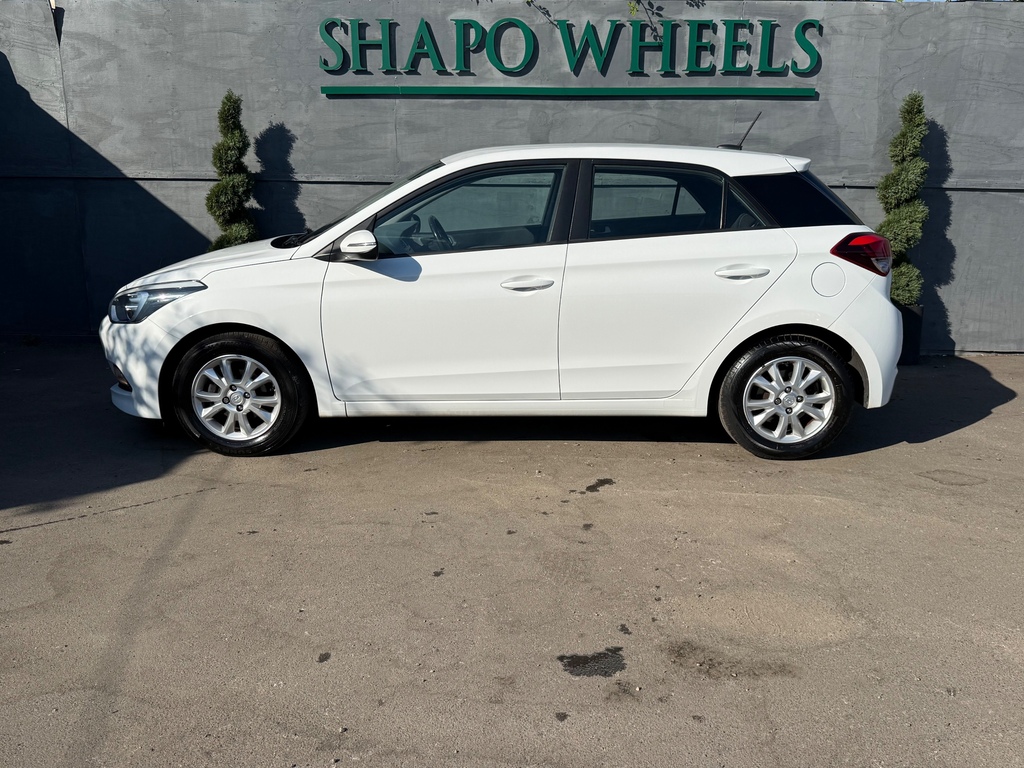 Hyundai I20 1.2 Blue Drive Se Hatchback Euro Black #7