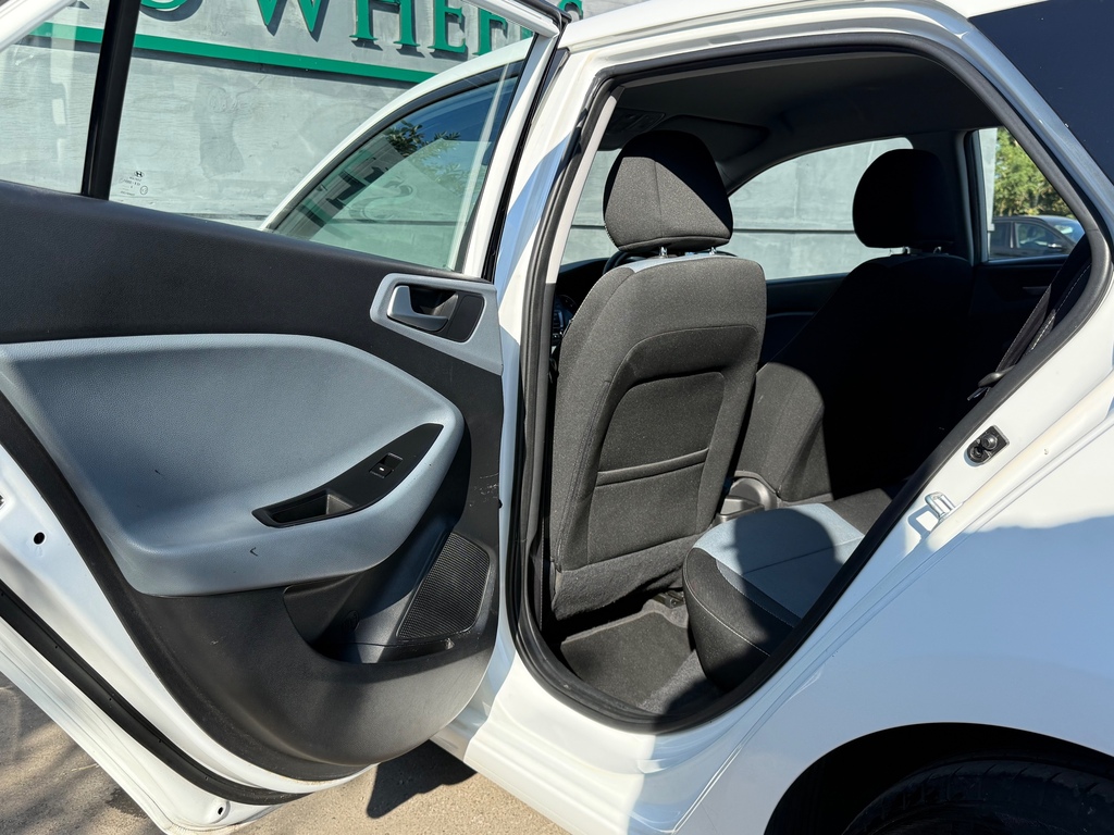 Hyundai I20 1.2 Blue Drive Se Hatchback Euro Black #21