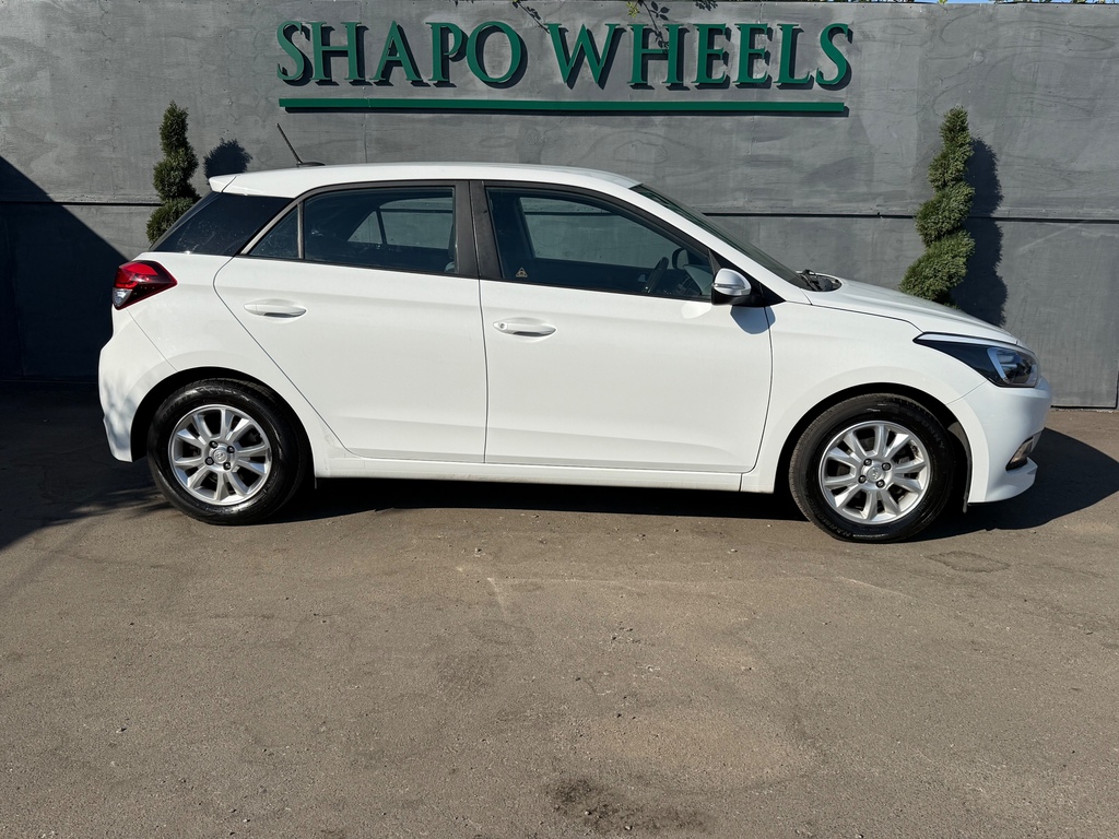 Hyundai I20 1.2 Se Hatchback Euro 6 84 Ps White #6