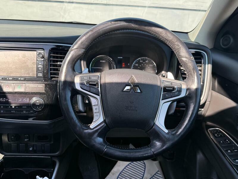 Mitsubishi Outlander 2.2 Di-d Gx4 Suv 4Wd Euro 6 Ss Black #41