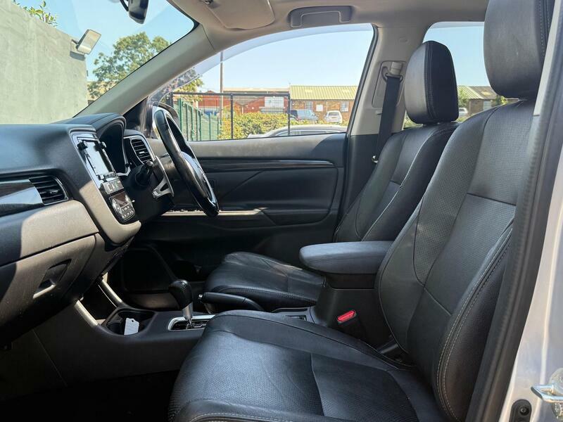 Mitsubishi Outlander Suv 2.0H 12Kwh Gx3h Cvt 4Wd Euro 6 Ss 201 Black #20