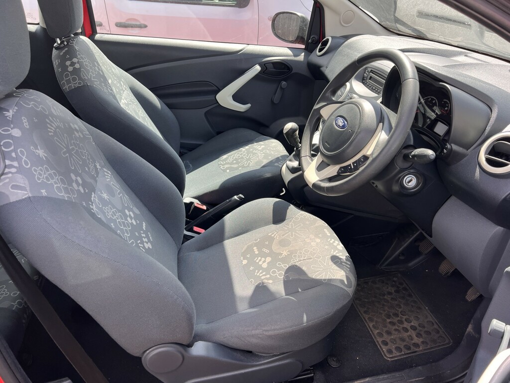 Ford KA 1.2 Studio Red #5