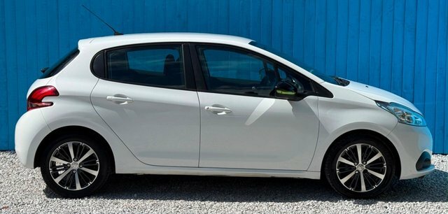 Peugeot 208 2016 1.2 Puretech Active Design Lime Hatchback White #6