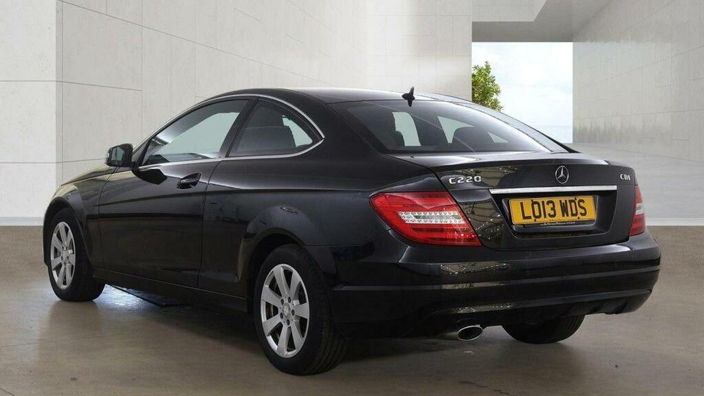 Mercedes-Benz C Class 2.1 C220 Cdi Blueefficiency Executive Se G-tronic Black #3