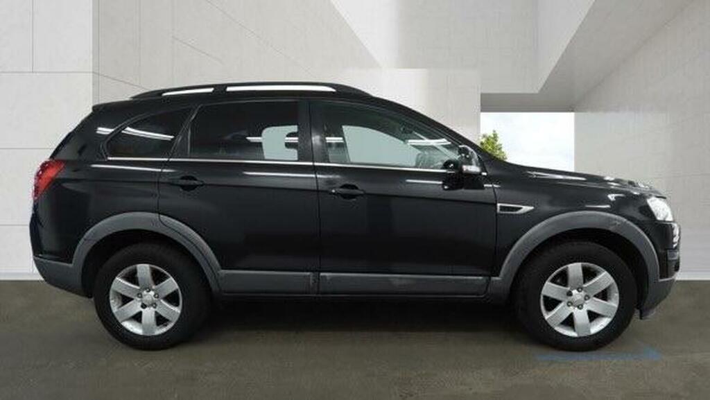Chevrolet Captiva Suv 2.2 Vcdi Lt 4Wd Euro 5 7 Seats 201 Black #4