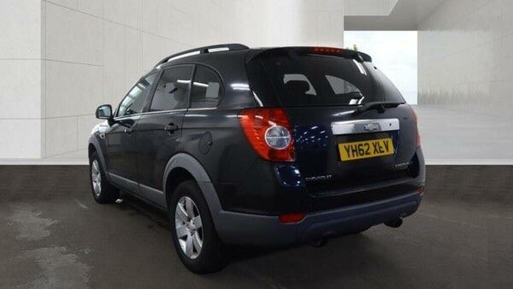 Chevrolet Captiva Suv 2.2 Vcdi Lt 4Wd Euro 5 7 Seats 201 Black #3