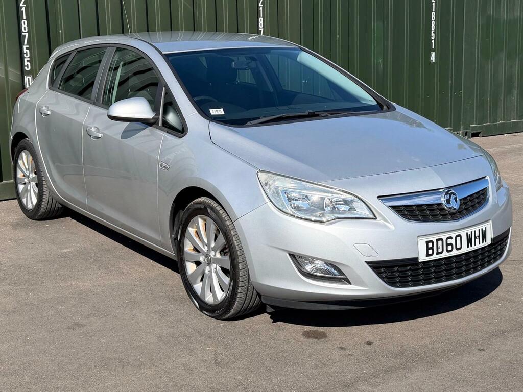 Vauxhall Astra Exclusiv BD60WHW Silver