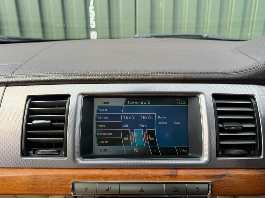 Jaguar XF 2.7D V6 Luxury Euro 4 Grey #16