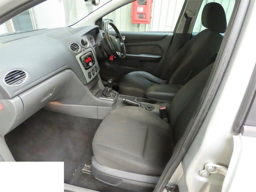 Ford Focus 1.6 Titanium Silver #2