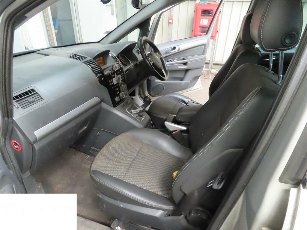 Vauxhall Zafira Design Silver #2
