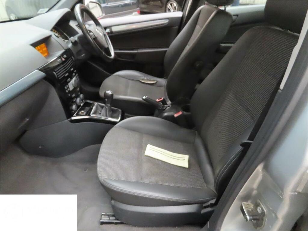 Vauxhall Astra 1.6 Twin Top Sport 114 Bhp Silver #2