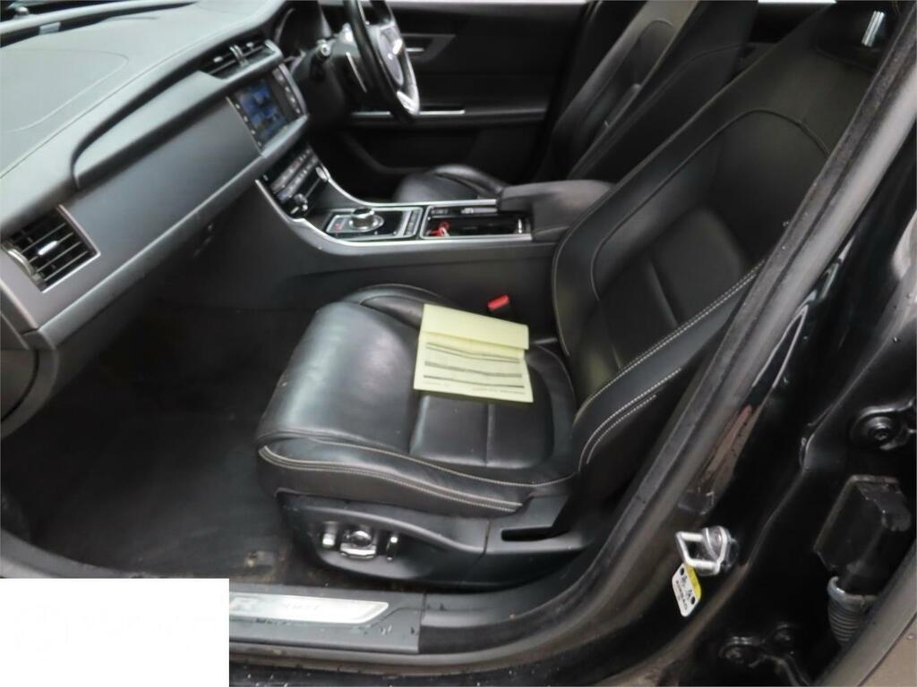 Jaguar XF R-sport Black #2