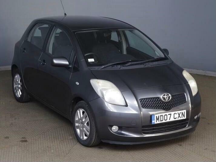 Toyota Yaris 1.3 Vvt-i Zinc Hatchback Black #1