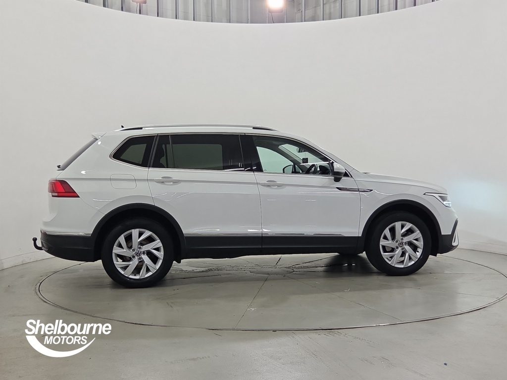 Volkswagen Tiguan Allspace Tiguan Allspace 1.5 Tsi Life Suv Dsg Eu CYZ2270 White #3